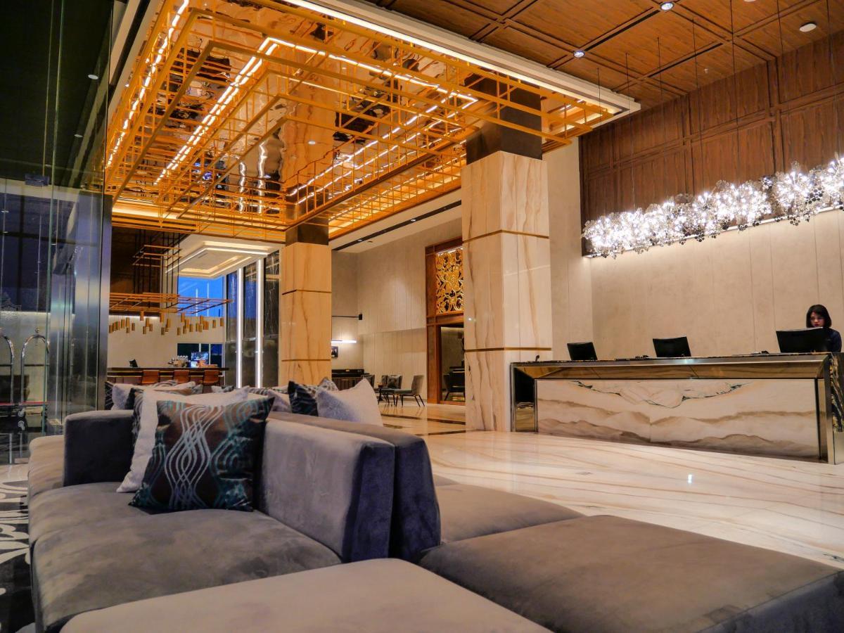 Movenpick Surabaya City Exteriér fotografie